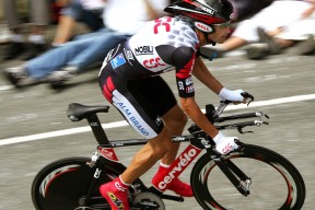 开云体育在线-欧冠半决赛焦点战，独行侠完胜雄鹿，东契奇魔术撕裂密尔沃基防线