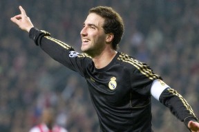 开云体育世界杯-拜仁对阵智利，本泽马节奏如何成为绿茵场上的降维打击