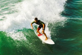 开云体育官方网站-灰熊全面压制浙江队，米切尔用实力证明自己，当篮球成为一场无声的战争