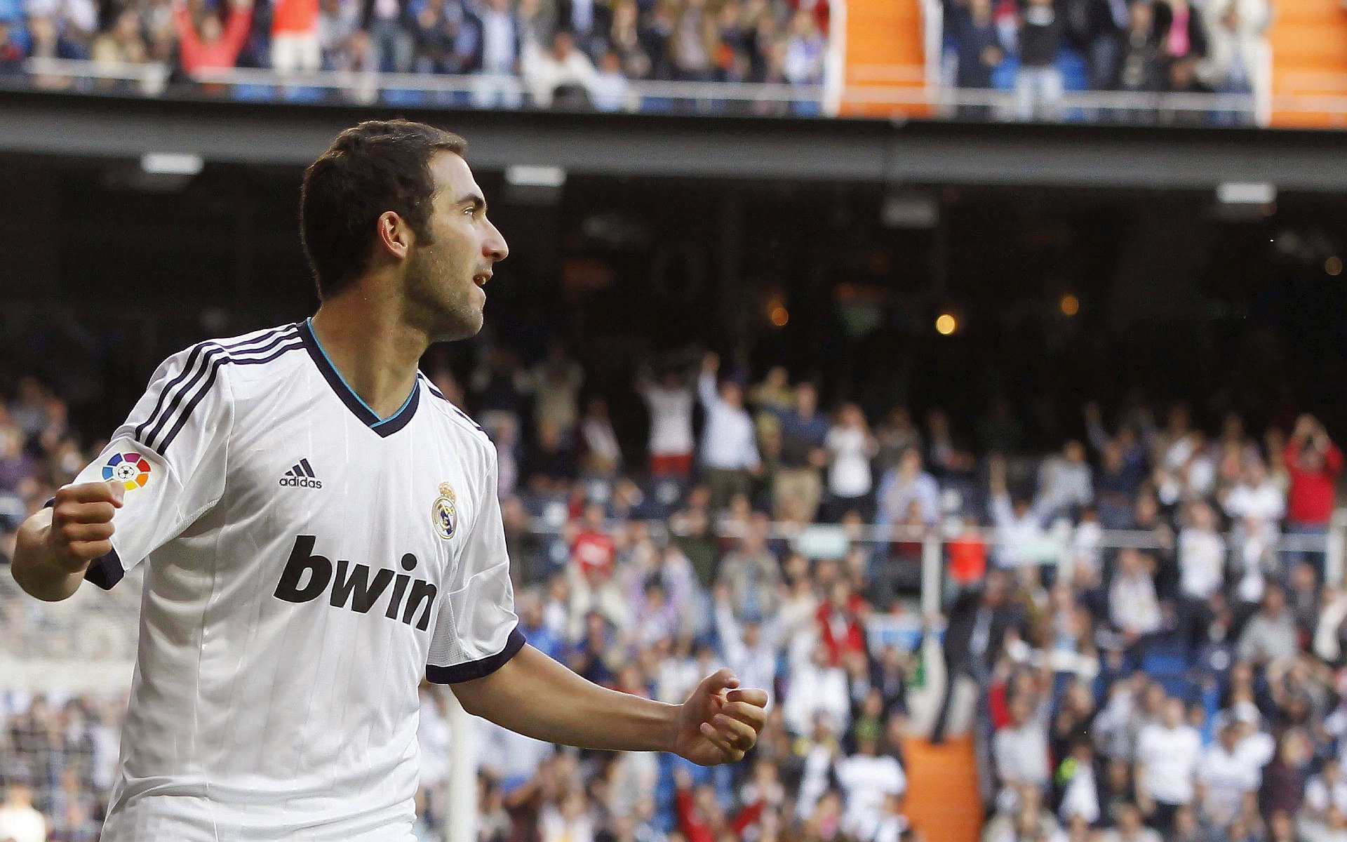 奥纳纳统治全场，当哥伦比亚的野性遇上摩纳哥的精密